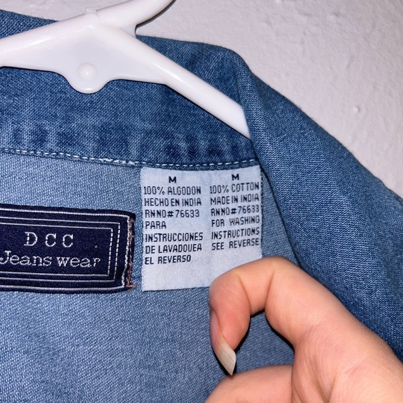 SOLD!! NO LONGER AVAILABLE!!! Vintage 90’s DCC Jeans Wear Denim Crop Button Down - Picture 5 of 5